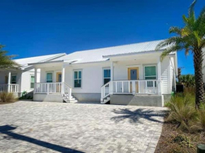 Family house Steps from the beach Pet friendly